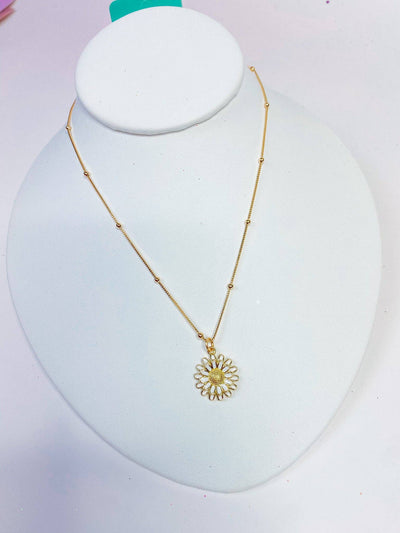 Taylor Shaye Paisley Necklace: White
